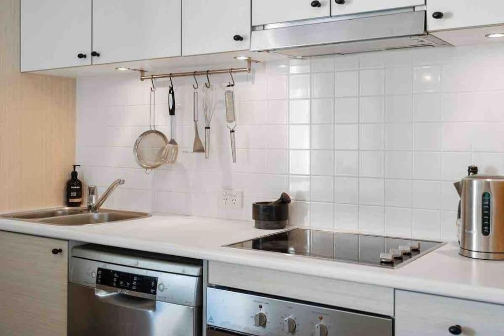 Beautiful, modern apartment seconds from beach