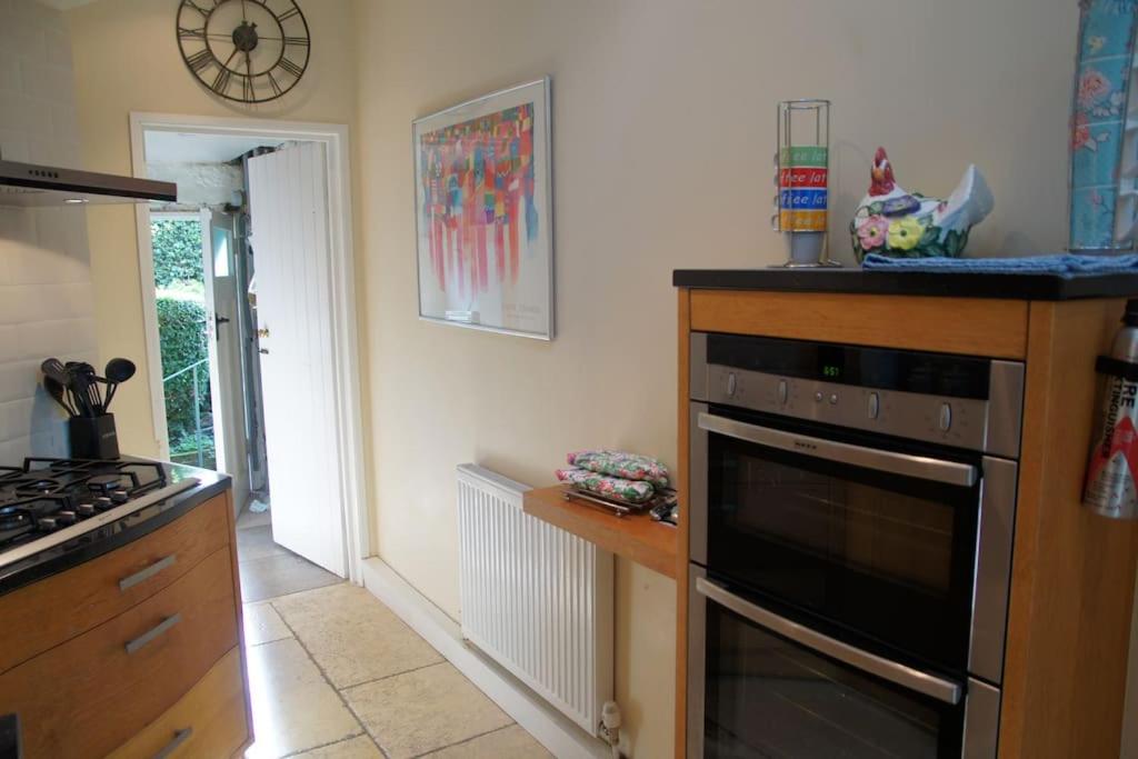 IVY COTTAGE view 3