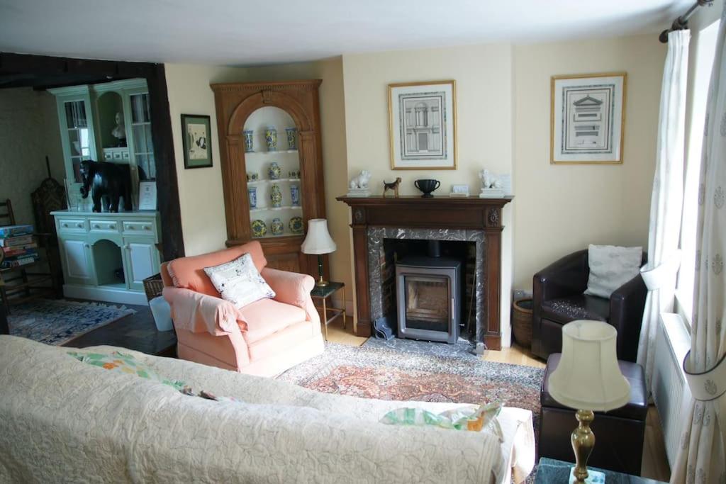 IVY COTTAGE view 5