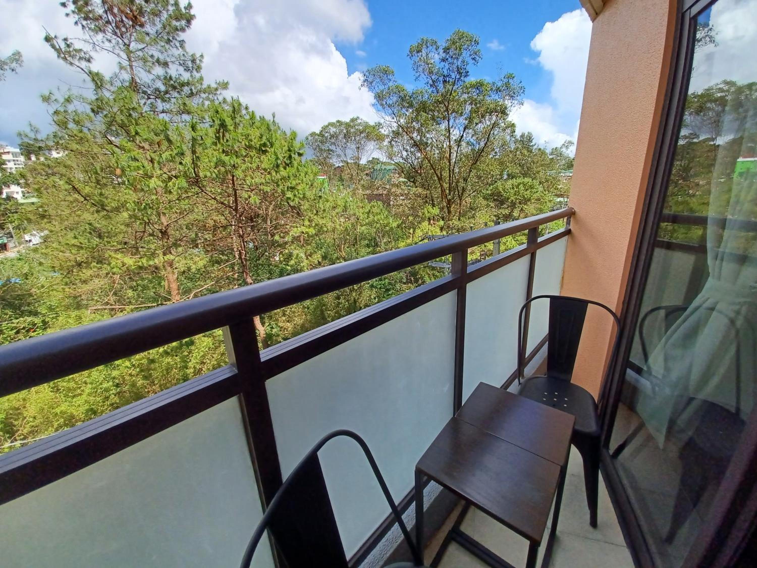 Gabs CozyHomes at MegaTower IV Condo, City Center Baguio view 4