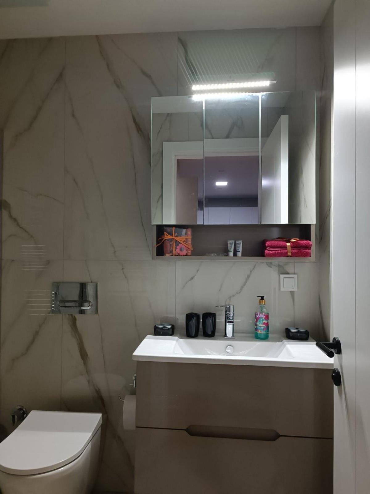 Diamond City Center Apartment