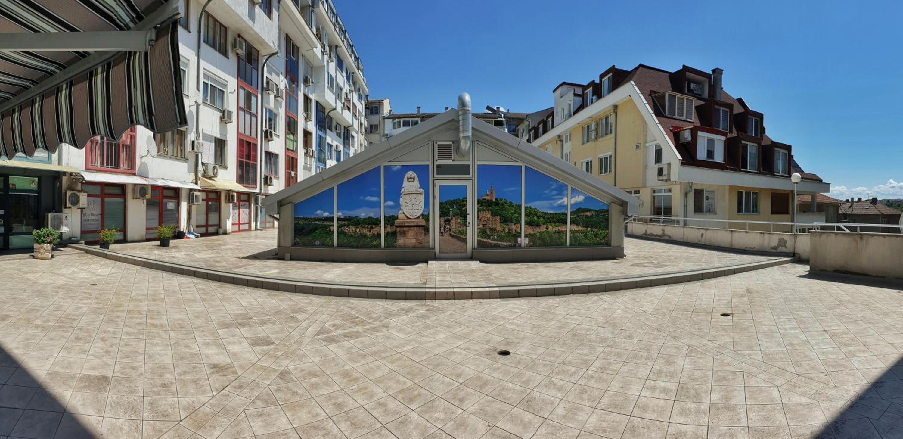 Cozy studio near the park with huge verandah Free parking