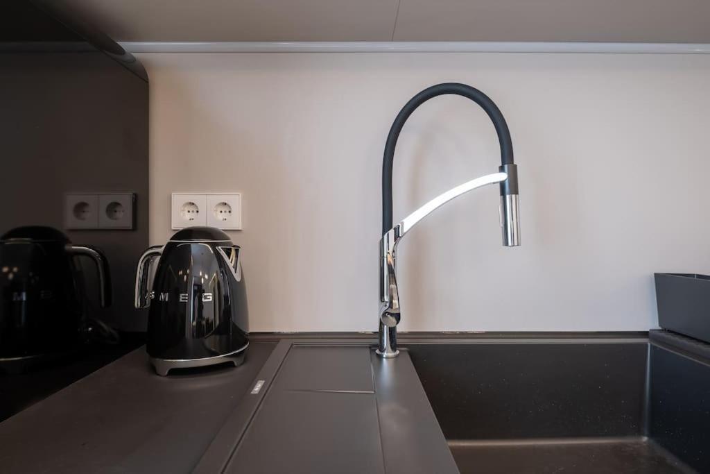 Top-Notch location, an Exceptionally Stylish flat