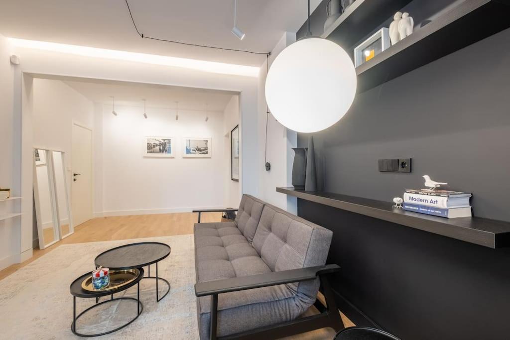 Top-Notch location, an Exceptionally Stylish flat