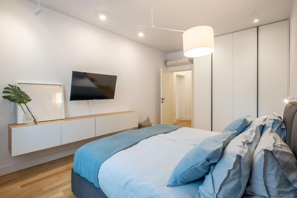 Top-Notch location, an Exceptionally Stylish flat