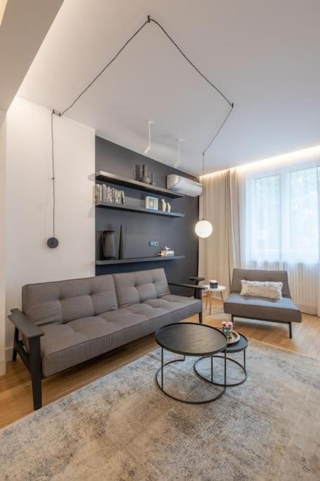 Top-Notch location, an Exceptionally Stylish flat