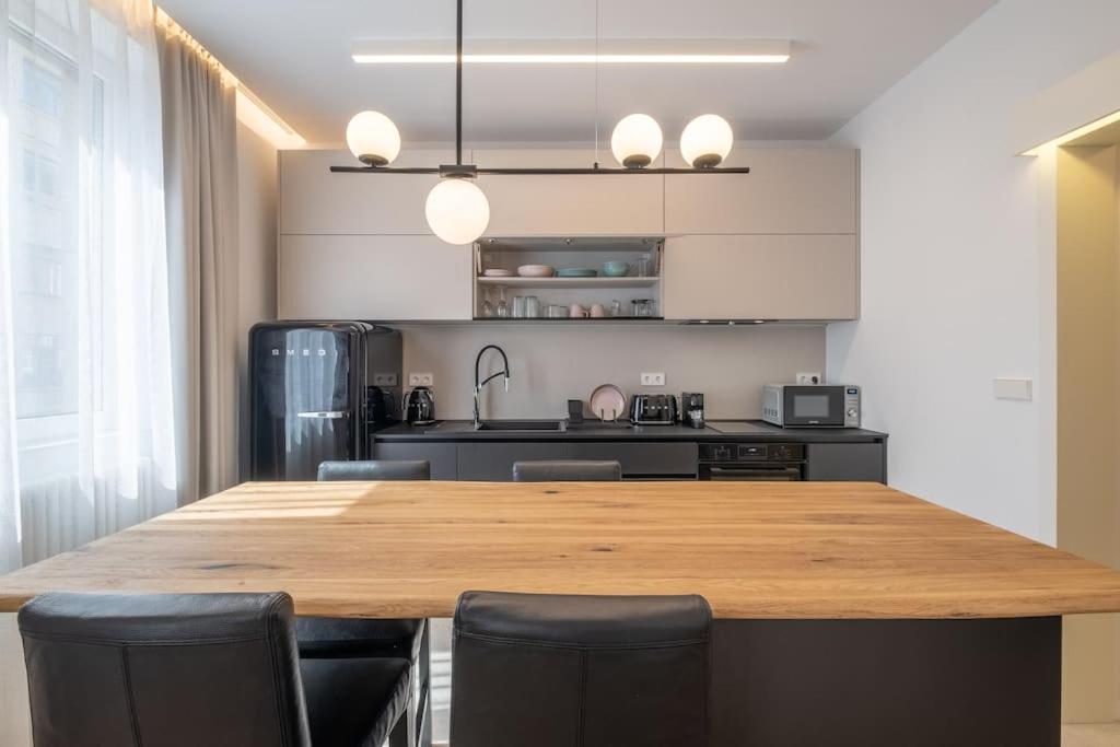 Top-Notch location, an Exceptionally Stylish flat