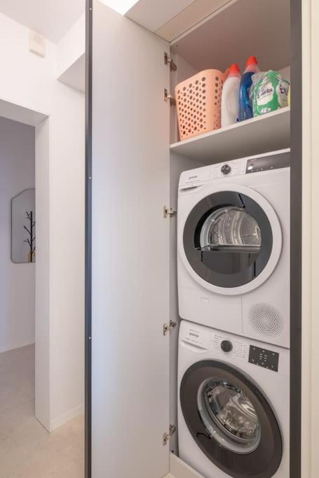 Top-Notch location, an Exceptionally Stylish flat