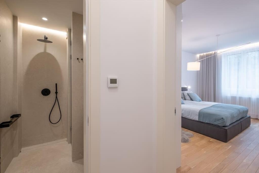 Top-Notch location, an Exceptionally Stylish flat