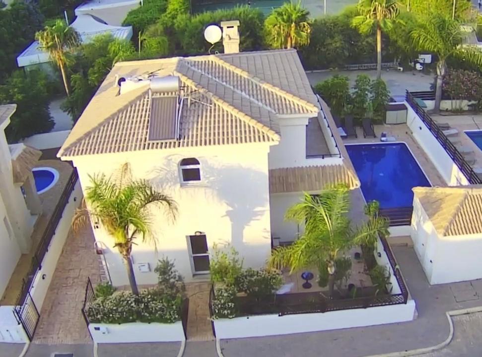 Luxury spacious holiday Villa with heated swimming pool view 4