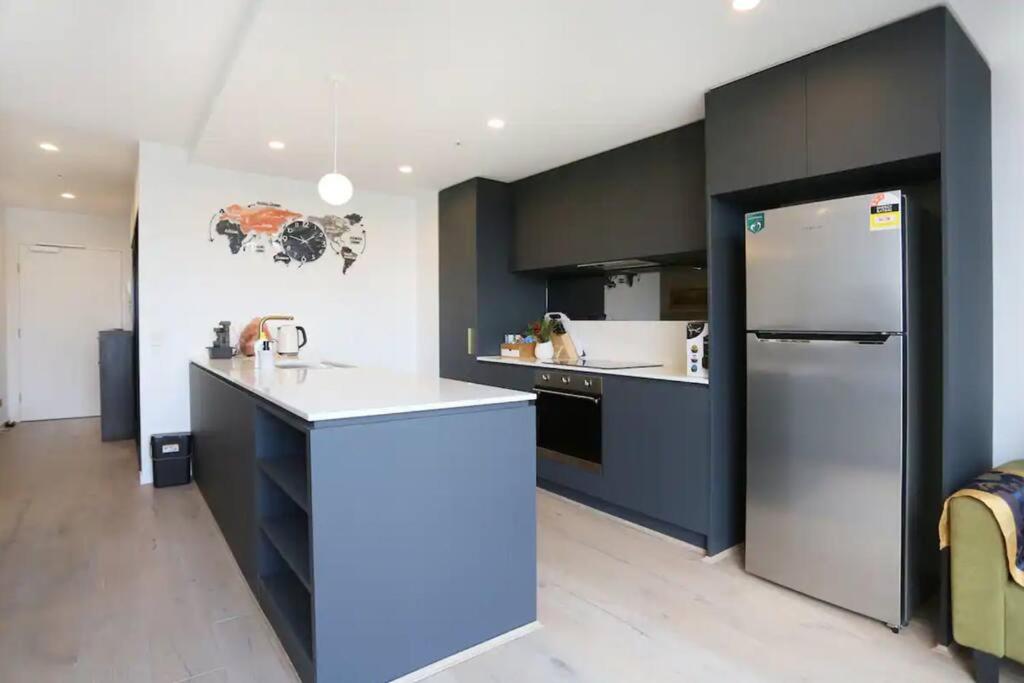 3 BRs topfloor view@Heart of Canberra free parking