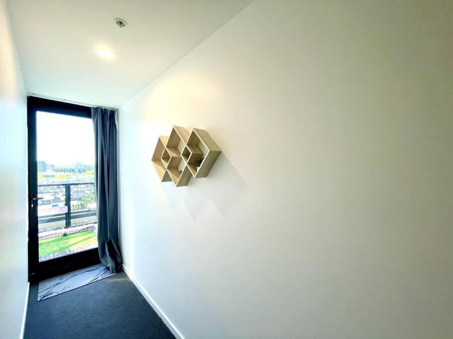 3 BRs topfloor view@Heart of Canberra free parking