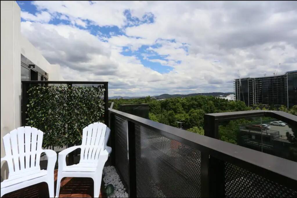 3 BRs topfloor view@Heart of Canberra free parking