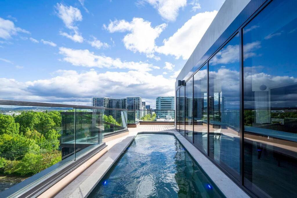 3 BRs topfloor view@Heart of Canberra free parking
