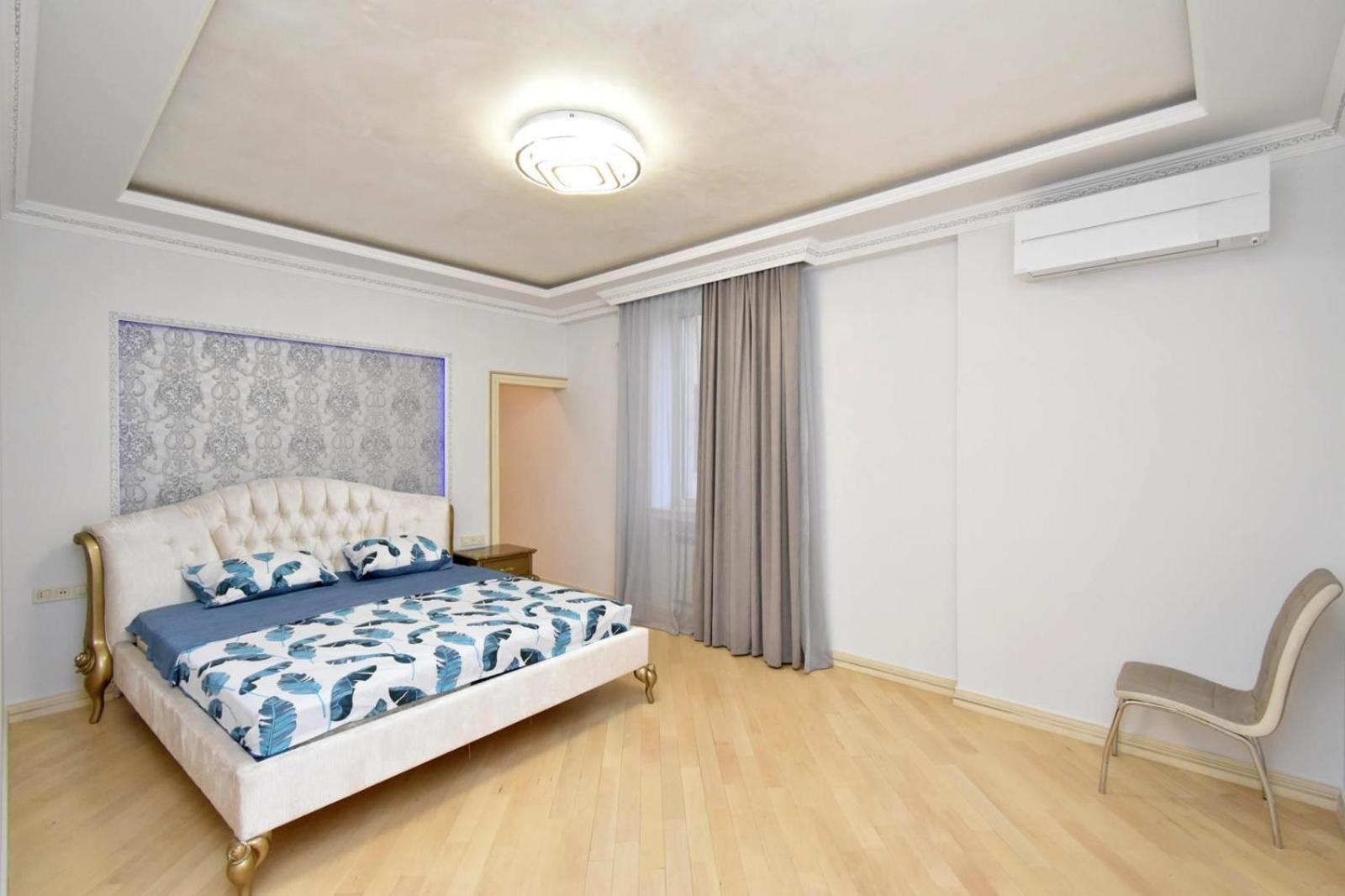 Aram street, 3 bedrooms Grand, Beautiful apartment DI777
