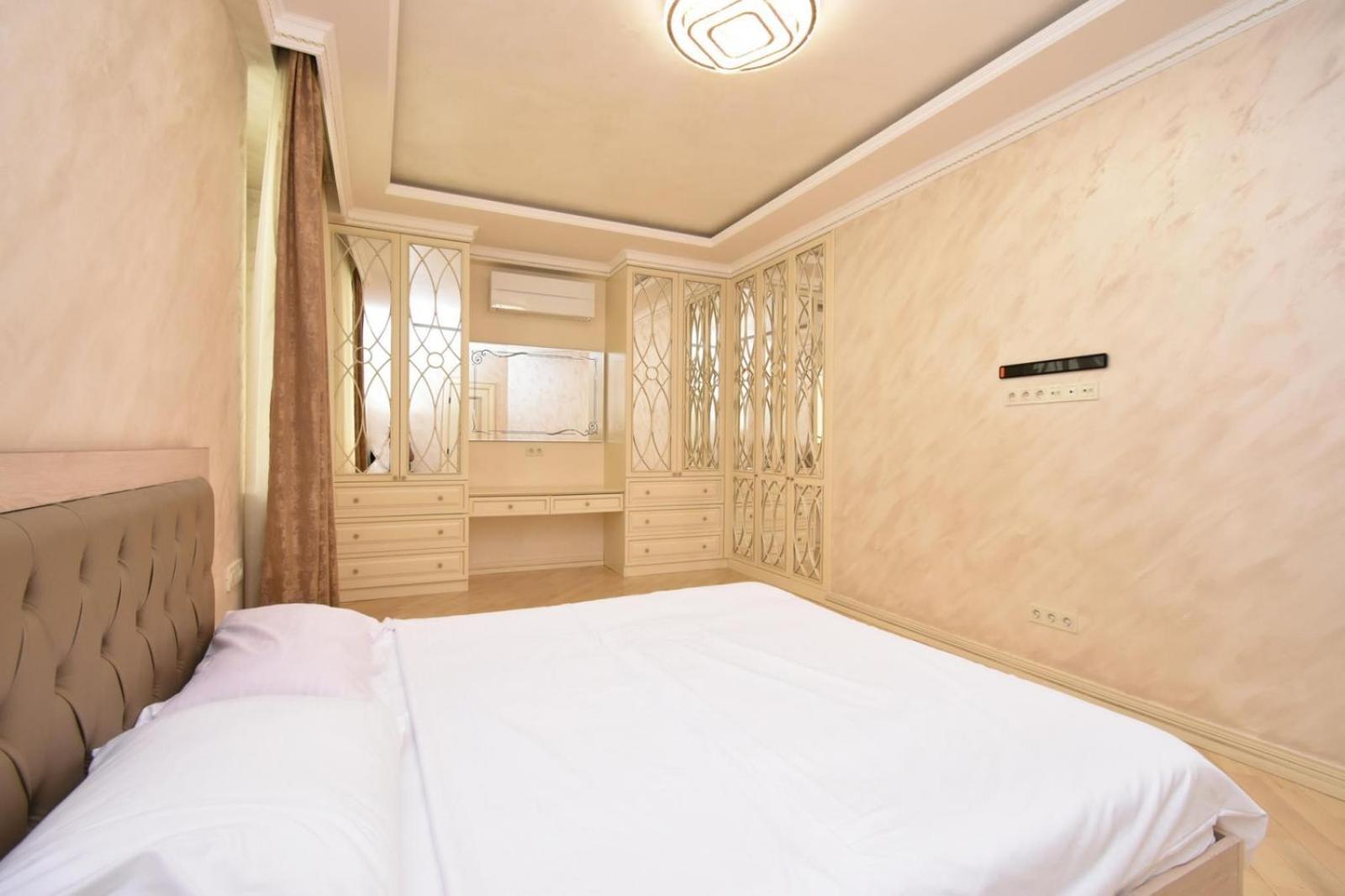 Aram street, 3 bedrooms Grand, Beautiful apartment DI777