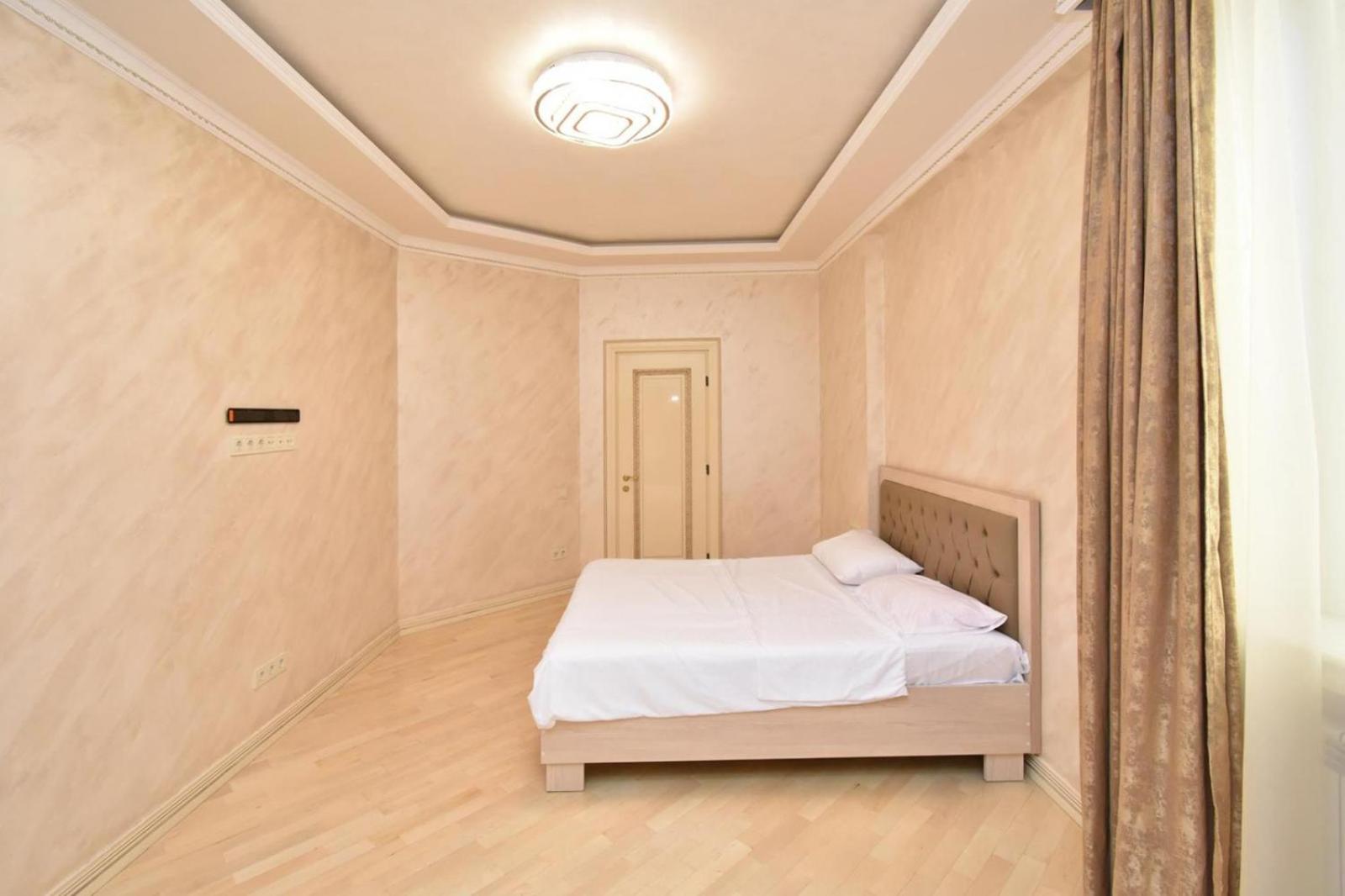 Aram street, 3 bedrooms Grand, Beautiful apartment DI777