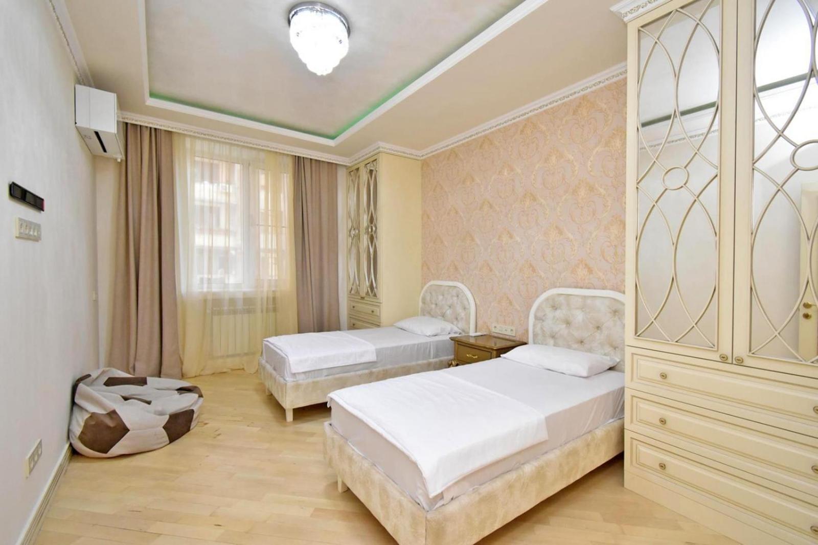 Aram street, 3 bedrooms Grand, Beautiful apartment DI777