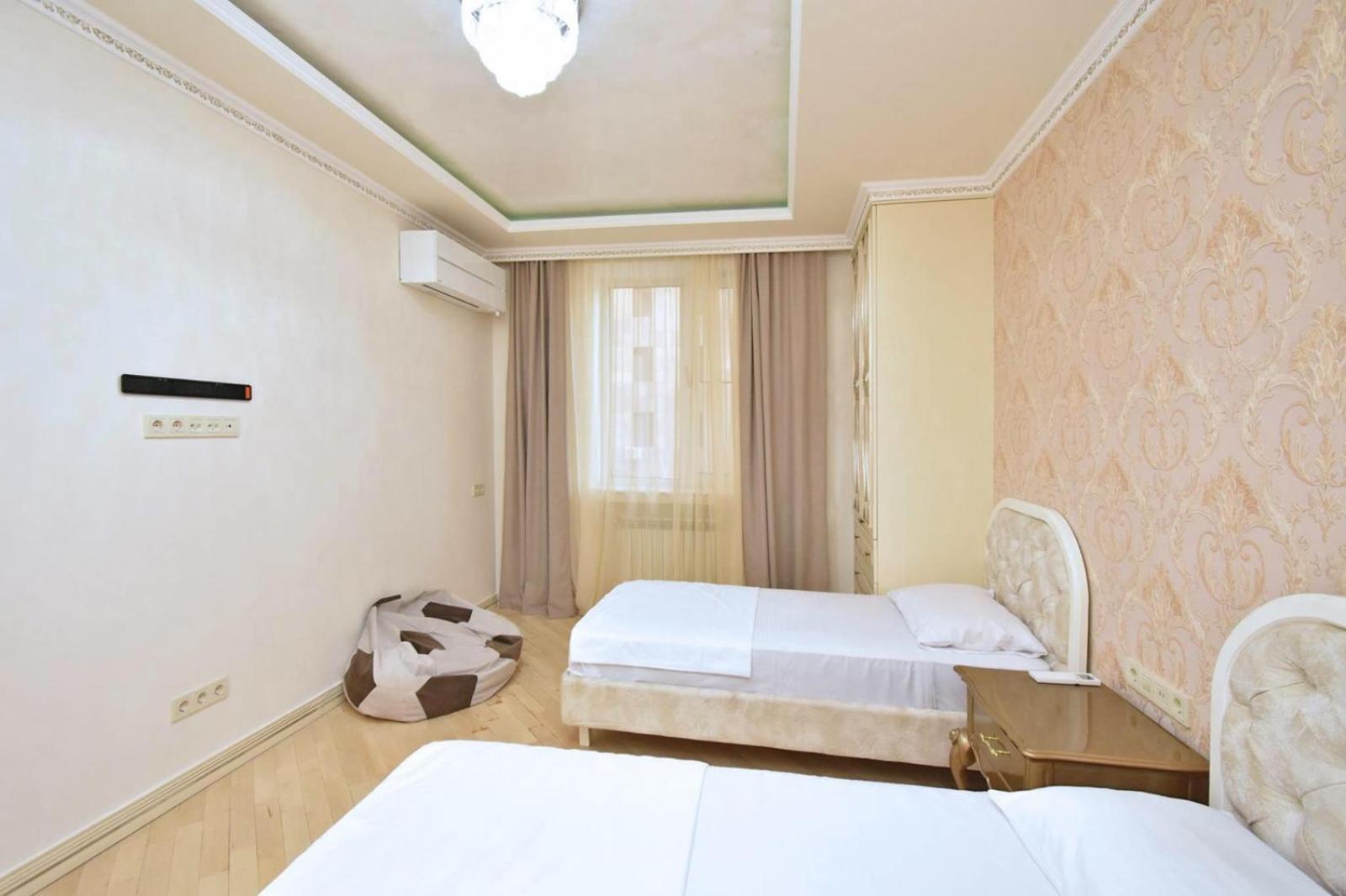 Aram street, 3 bedrooms Grand, Beautiful apartment DI777
