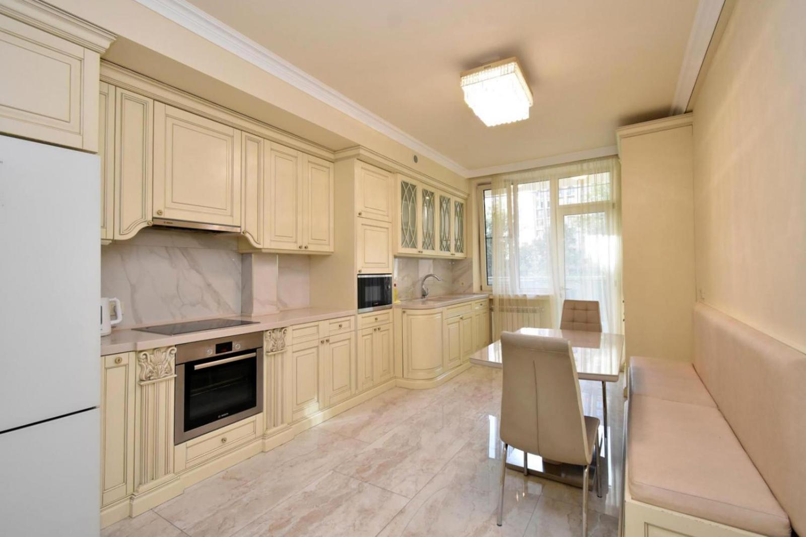 Aram street, 3 bedrooms Grand, Beautiful apartment DI777
