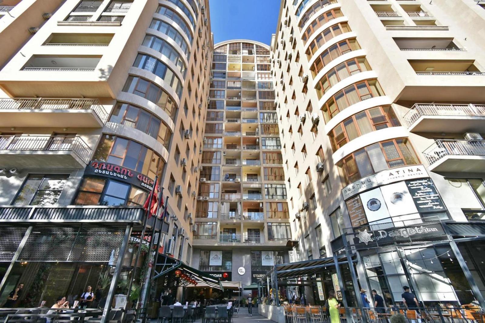 Aram street, 3 bedrooms Grand, Beautiful apartment DI777