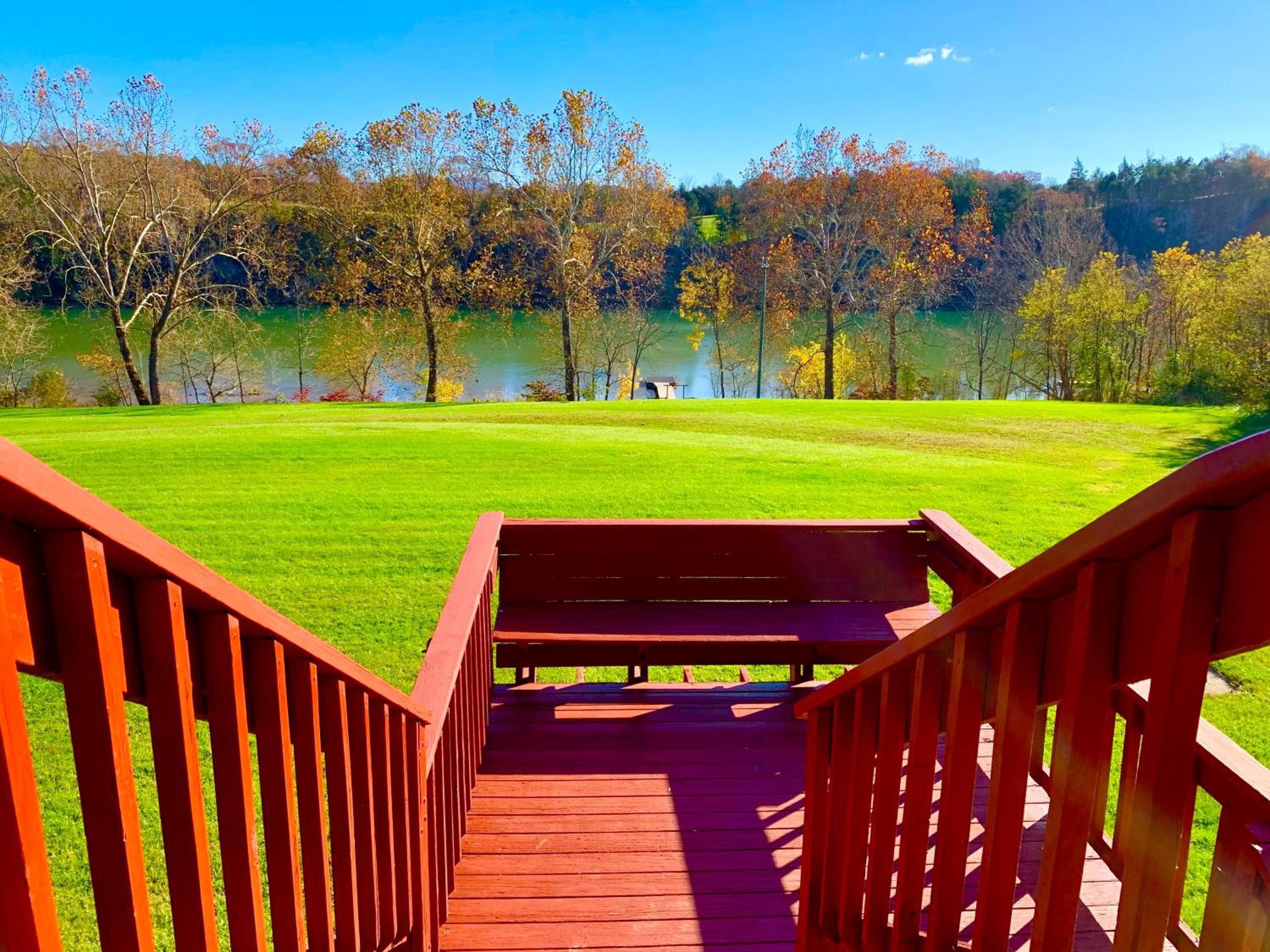 The Barn at Evermore: riverfront retreat w/hot tub view 2