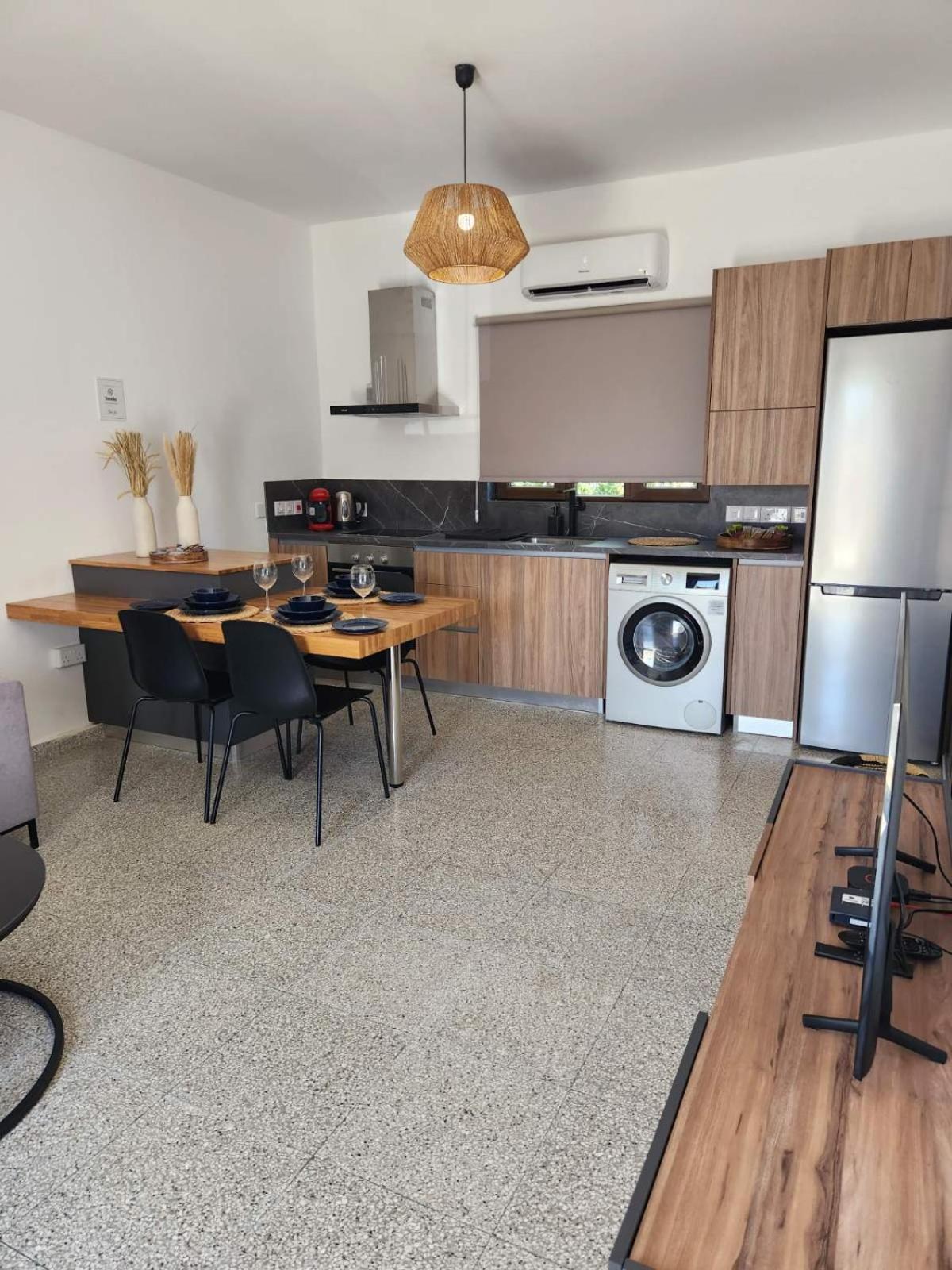 Adamandri Lodge - Prime Location