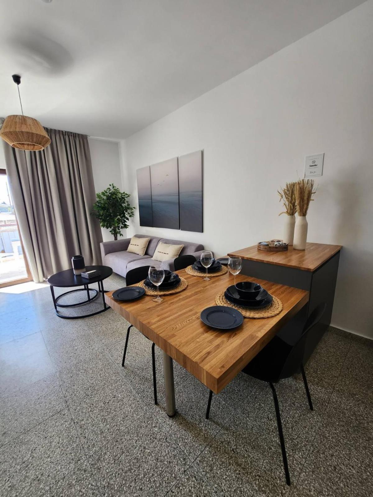 Adamandri Lodge - Prime Location