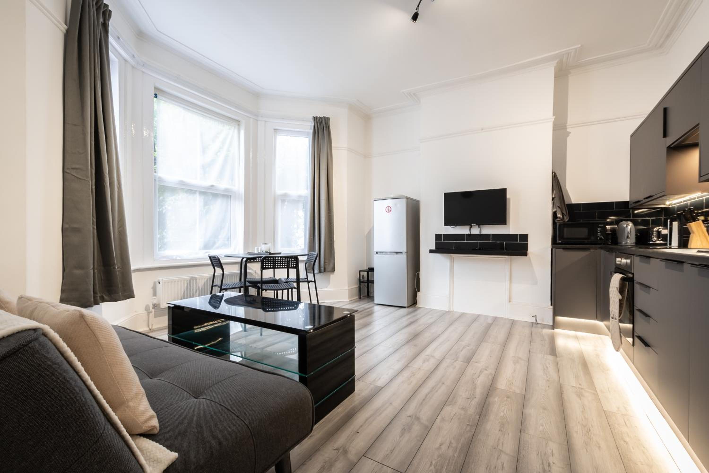 The Avenue Gem Stylish 2 Bed Stay in the Heart of Southampton view 2