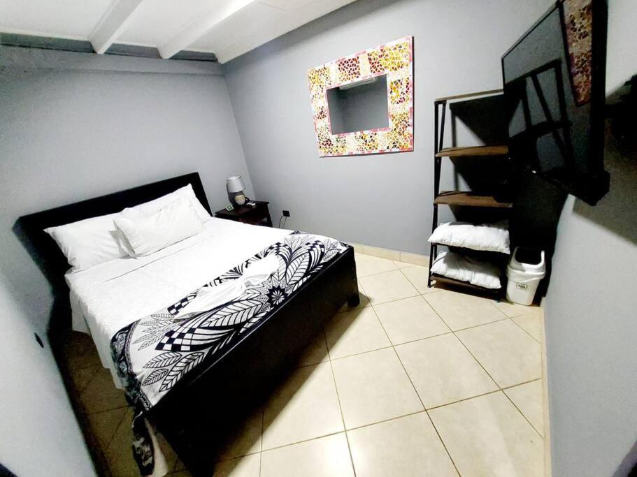Tropical Condo!Two Story Three lovely Bedrooms !