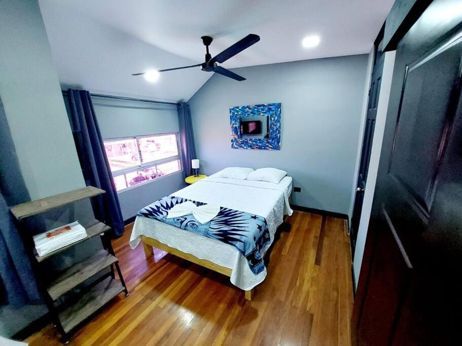 Tropical Condo!Two Story Three lovely Bedrooms !