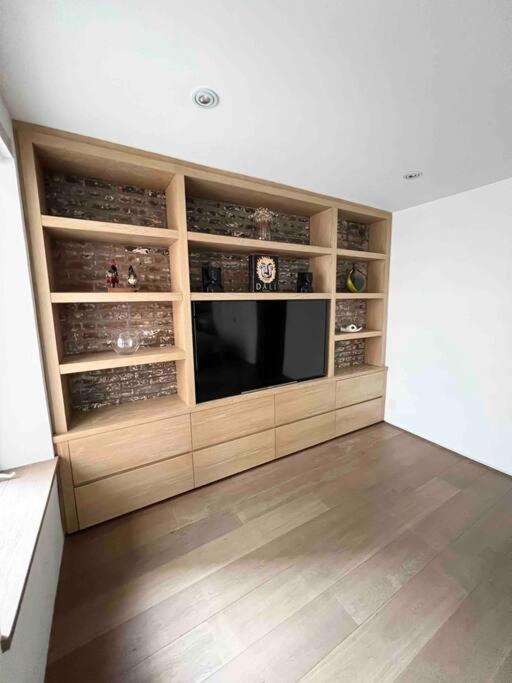 Superb Duplex Penthouse in FIDI