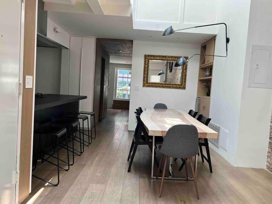 Superb Duplex Penthouse in FIDI