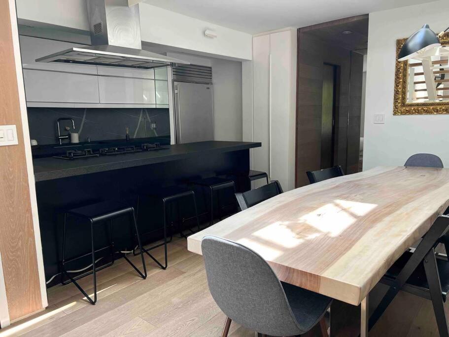 Superb Duplex Penthouse in FIDI