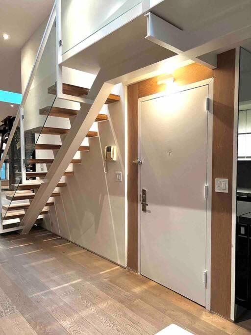 Superb Duplex Penthouse in FIDI