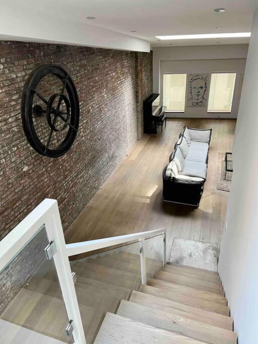 Superb Duplex Penthouse in FIDI