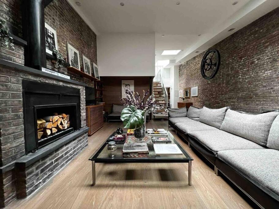 Superb Duplex Penthouse in FIDI