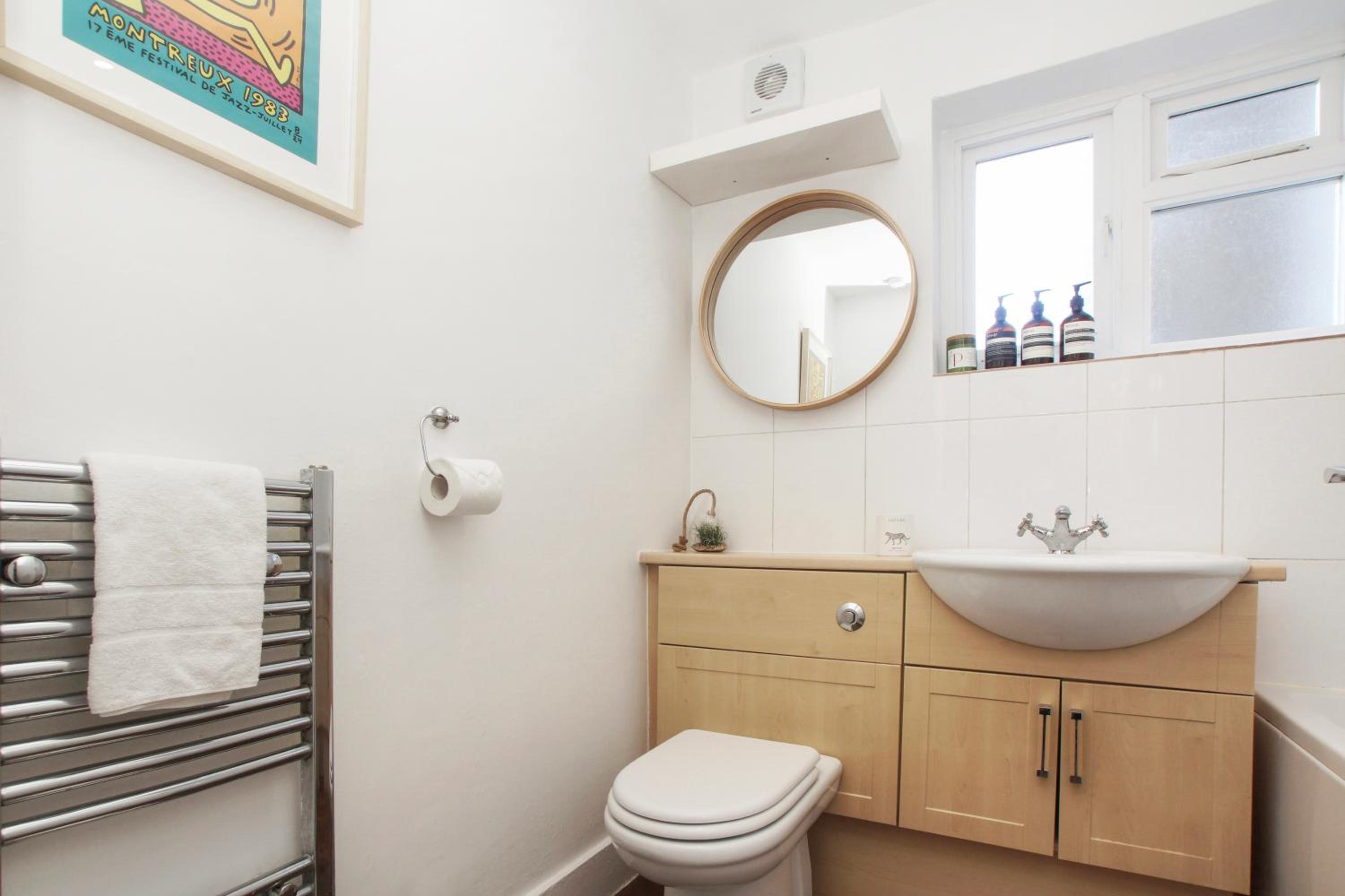 Bright, stylish & cosy 3-Bed Flat near Mile End
