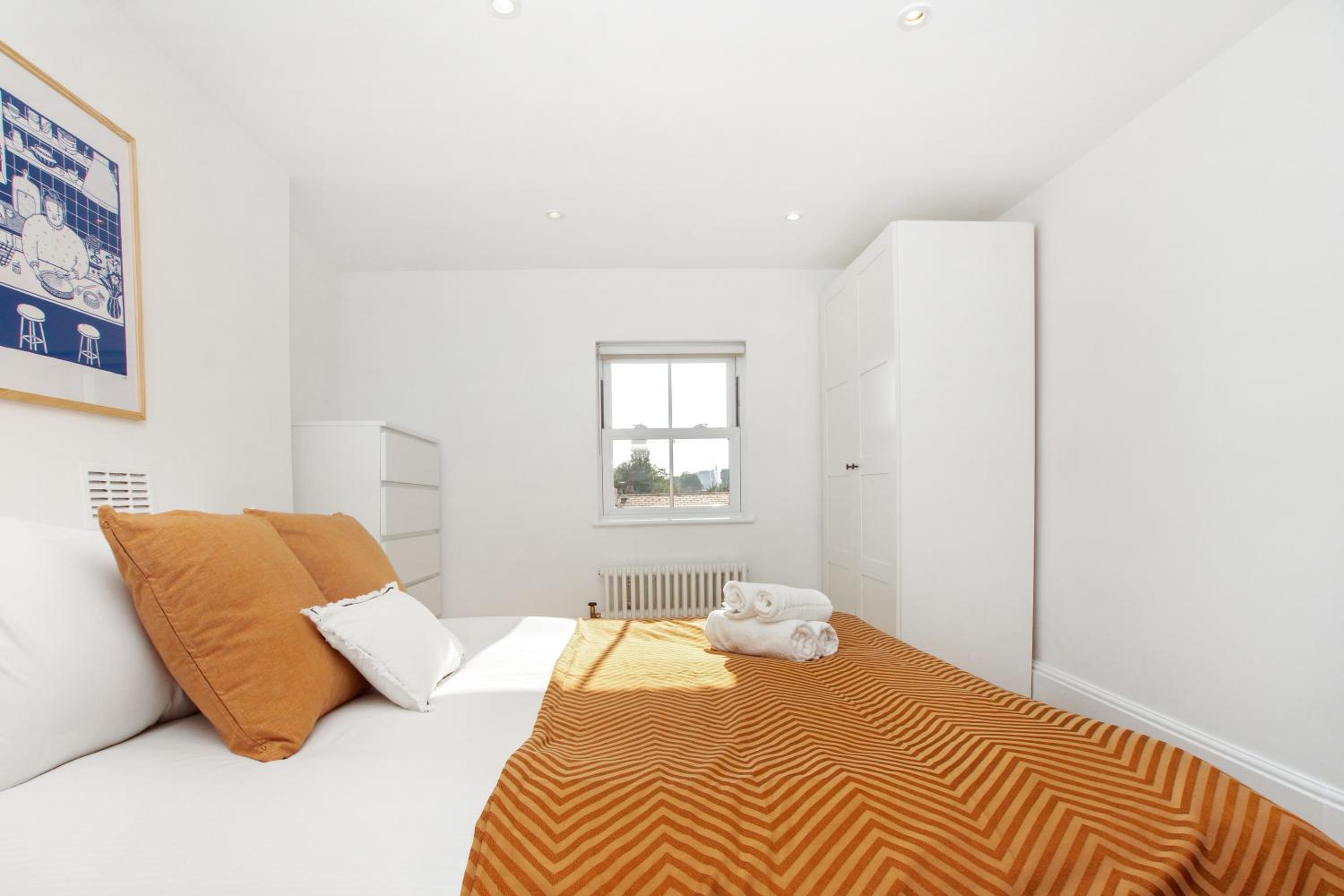 Bright, stylish & cosy 3-Bed Flat near Mile End