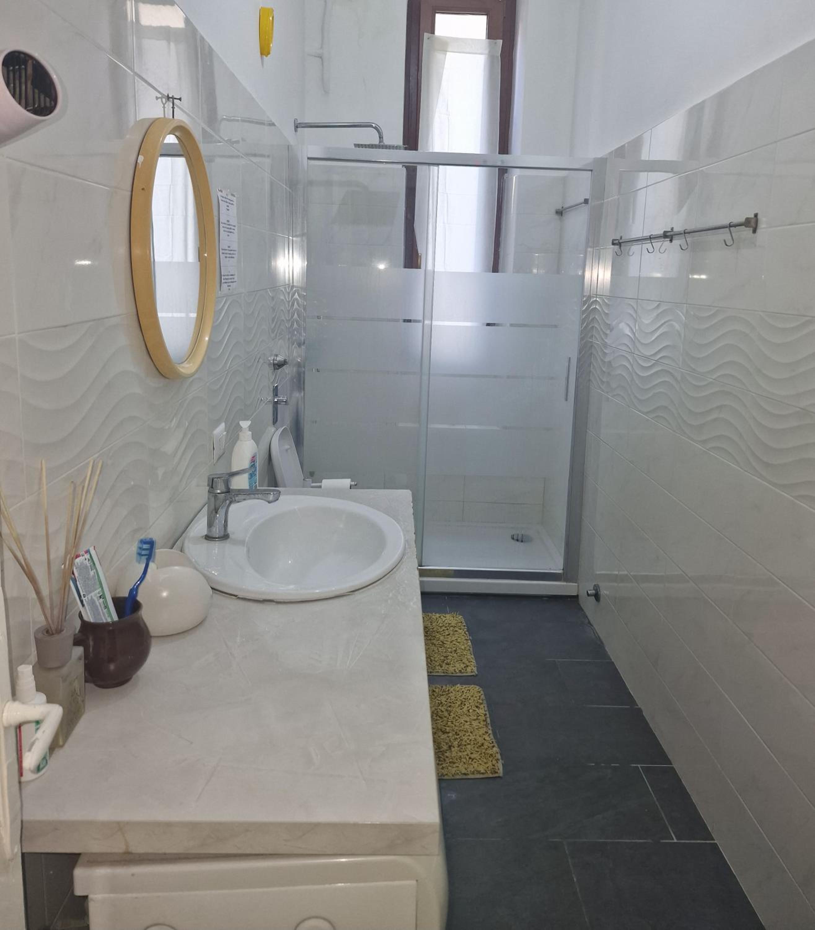 Room in the city center for women only