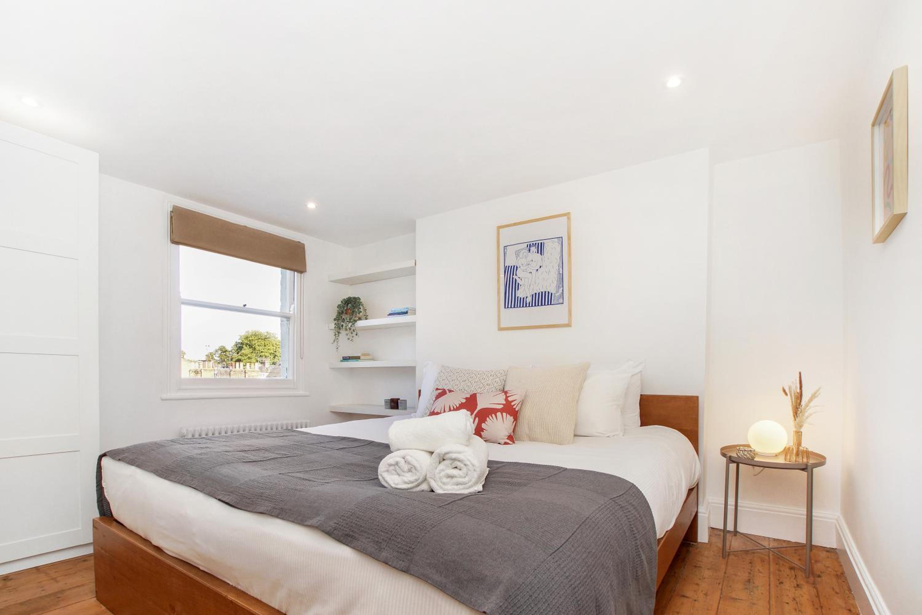 Bright, stylish & cosy 3-Bed Flat near Mile End