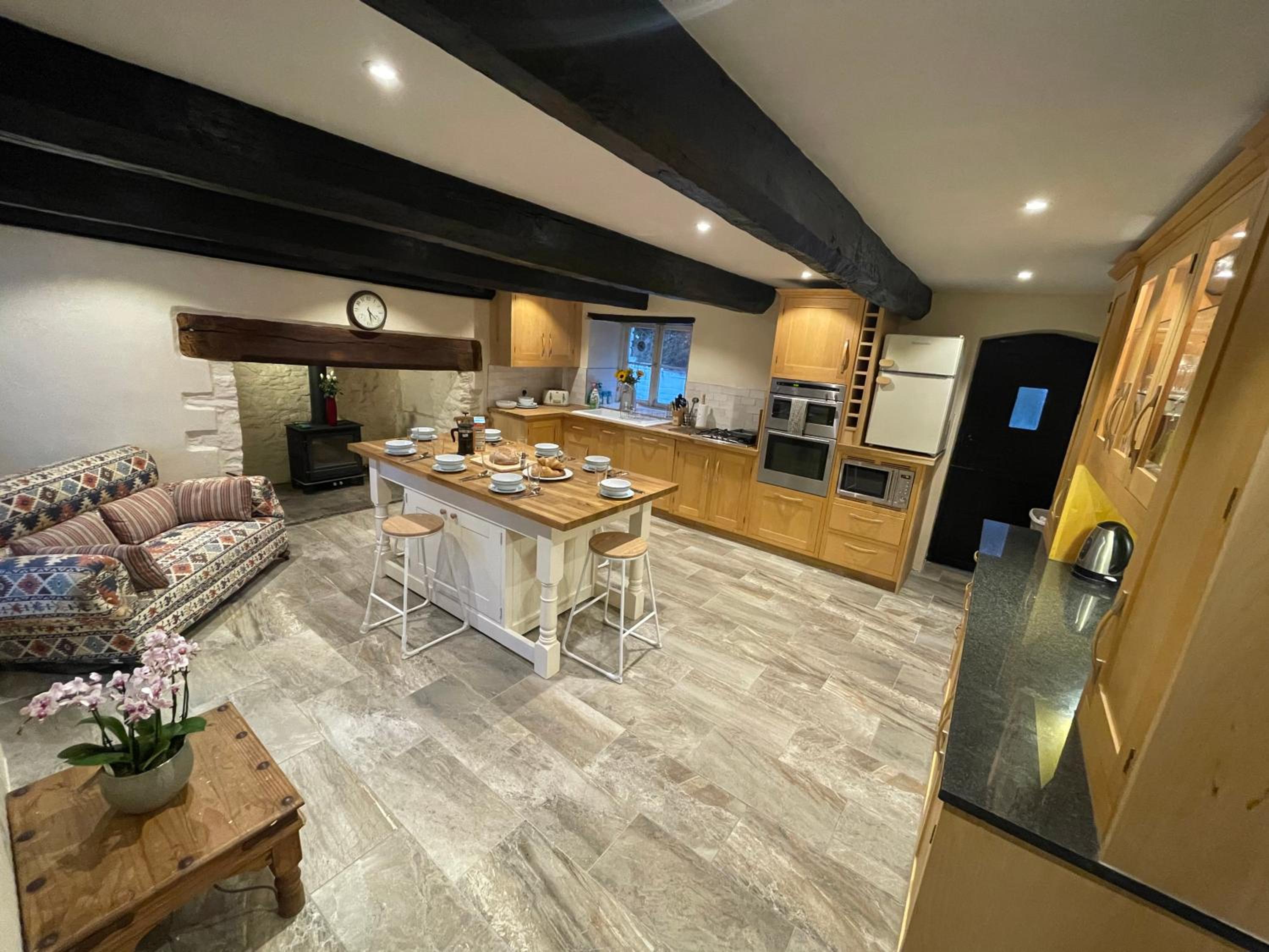 Tynewedd Farmhouse - Historic 1652 Farmhouse, Hot Tub, Sleeps 12 view 3