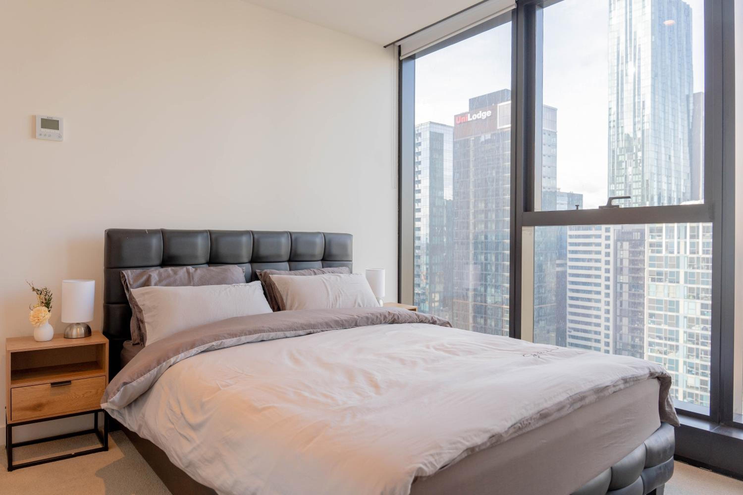 Cozy & spacious 2B2B APT in CBD
