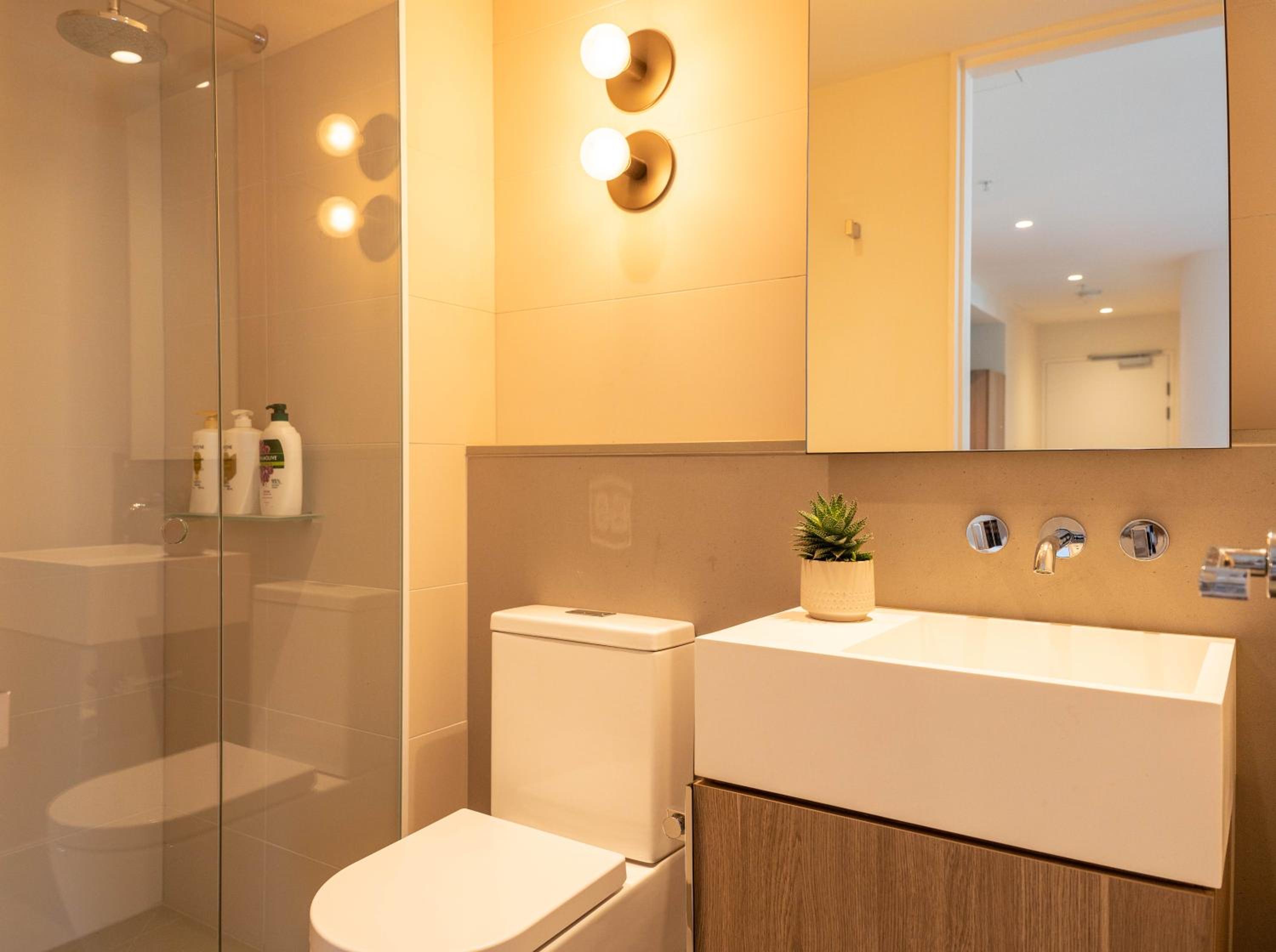 Cozy & spacious 2B2B APT in CBD