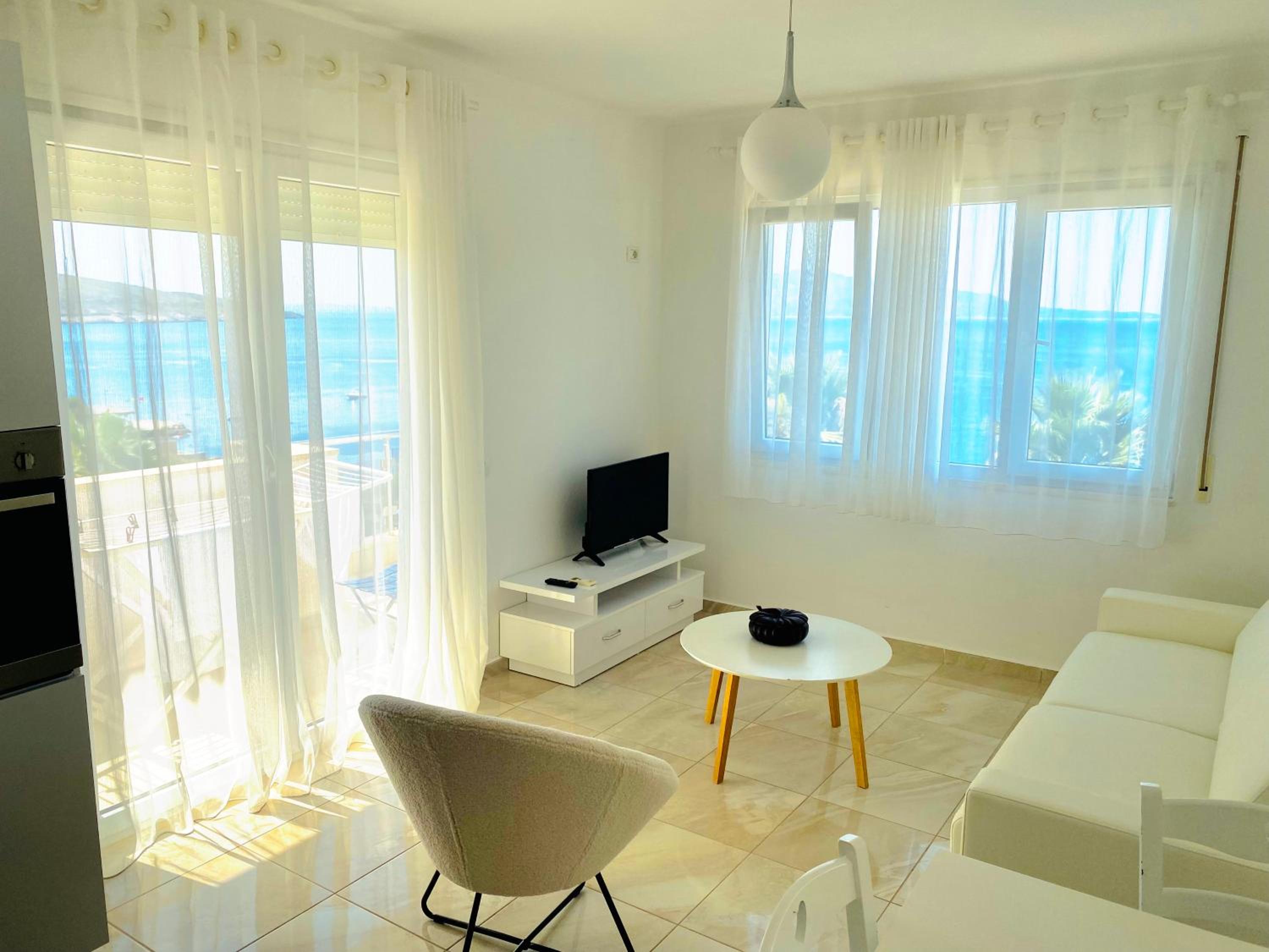 White Residence Apartament