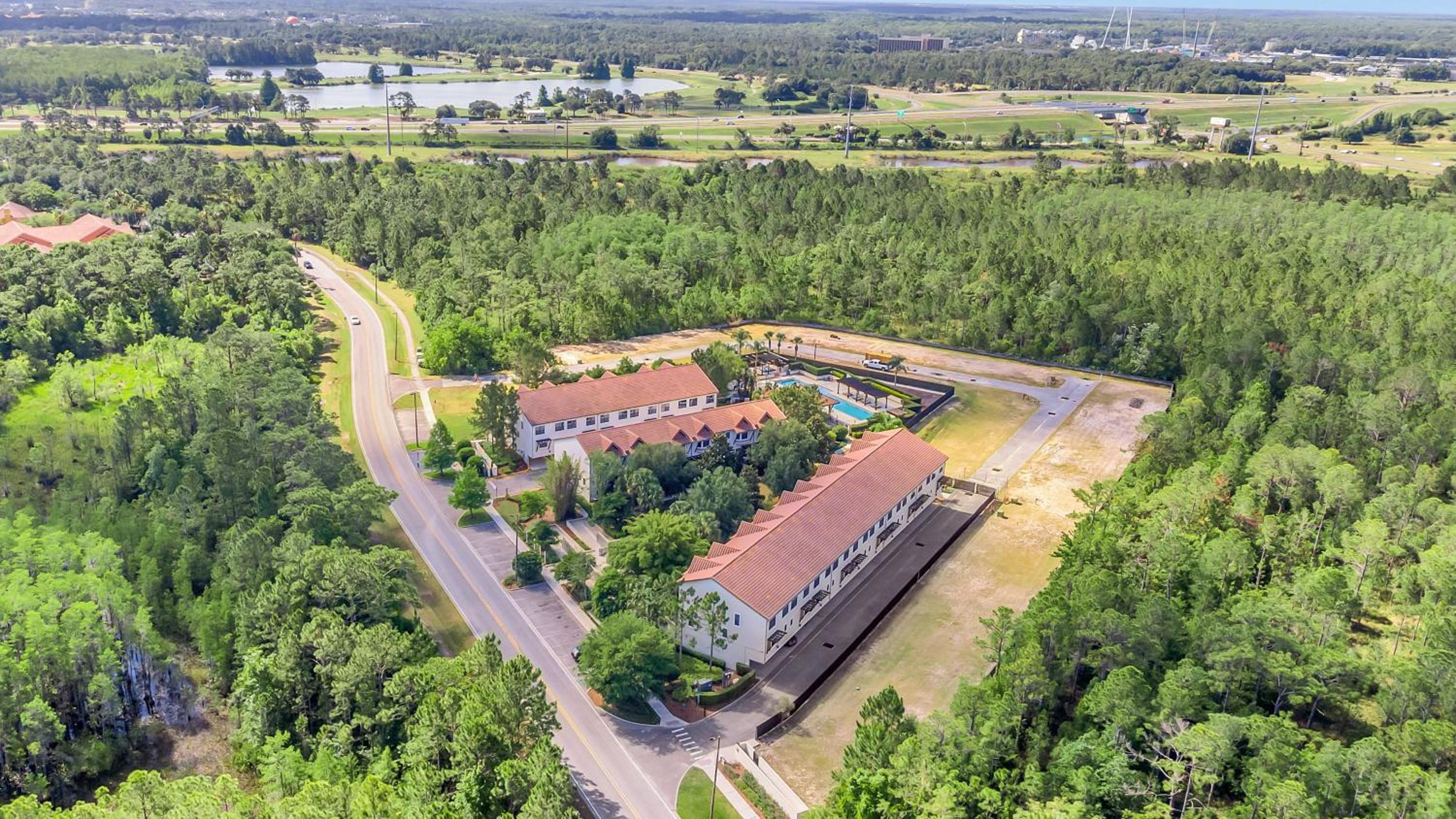 Luxurious Townhome - 5 minutes from Disney