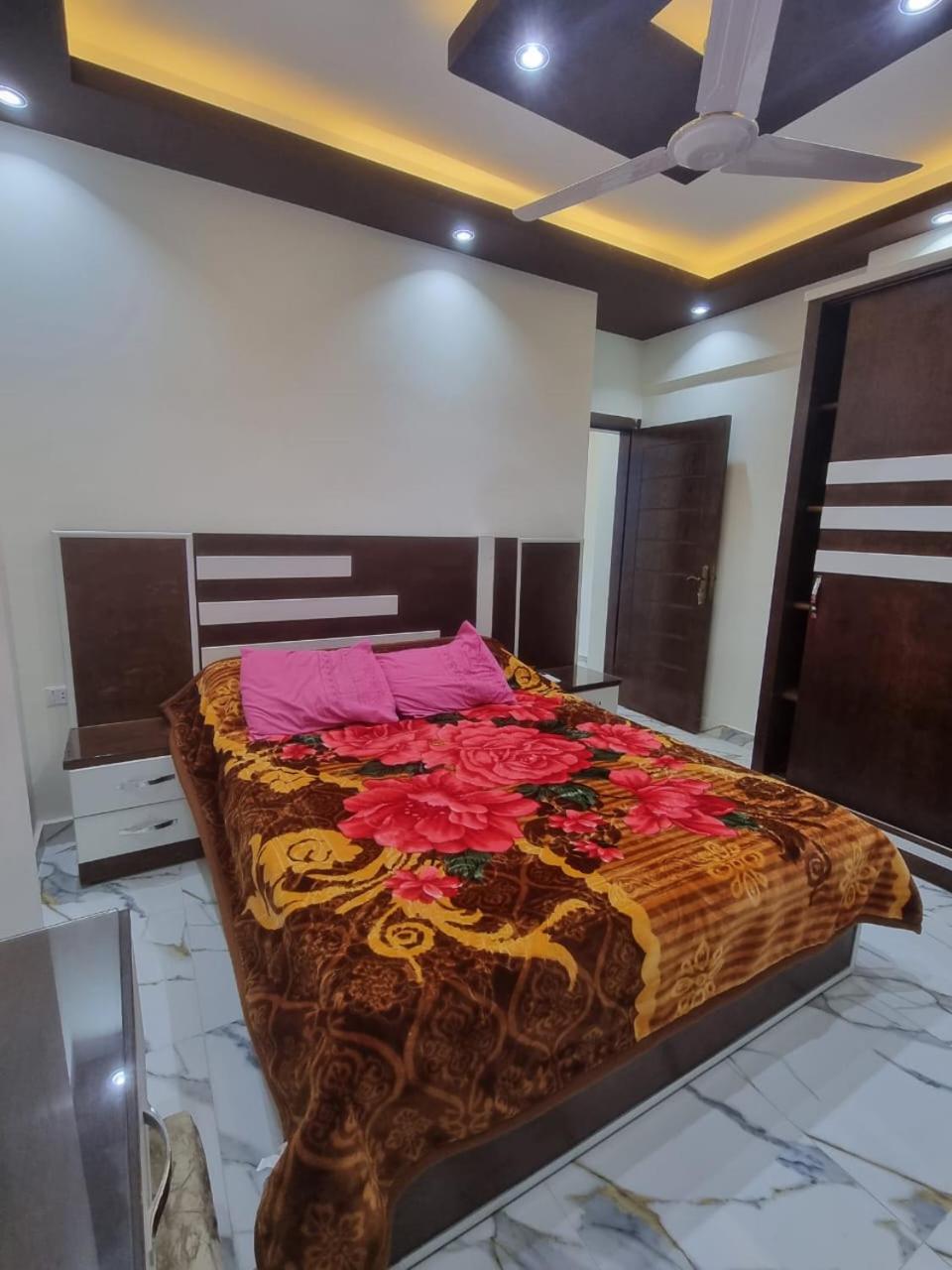 Monaliza .cral house
