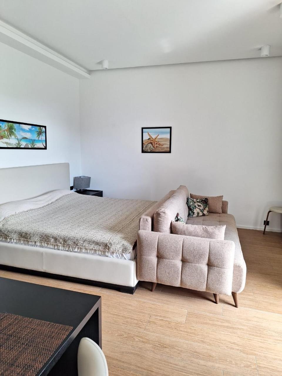 Sea Breeze White Villas 2