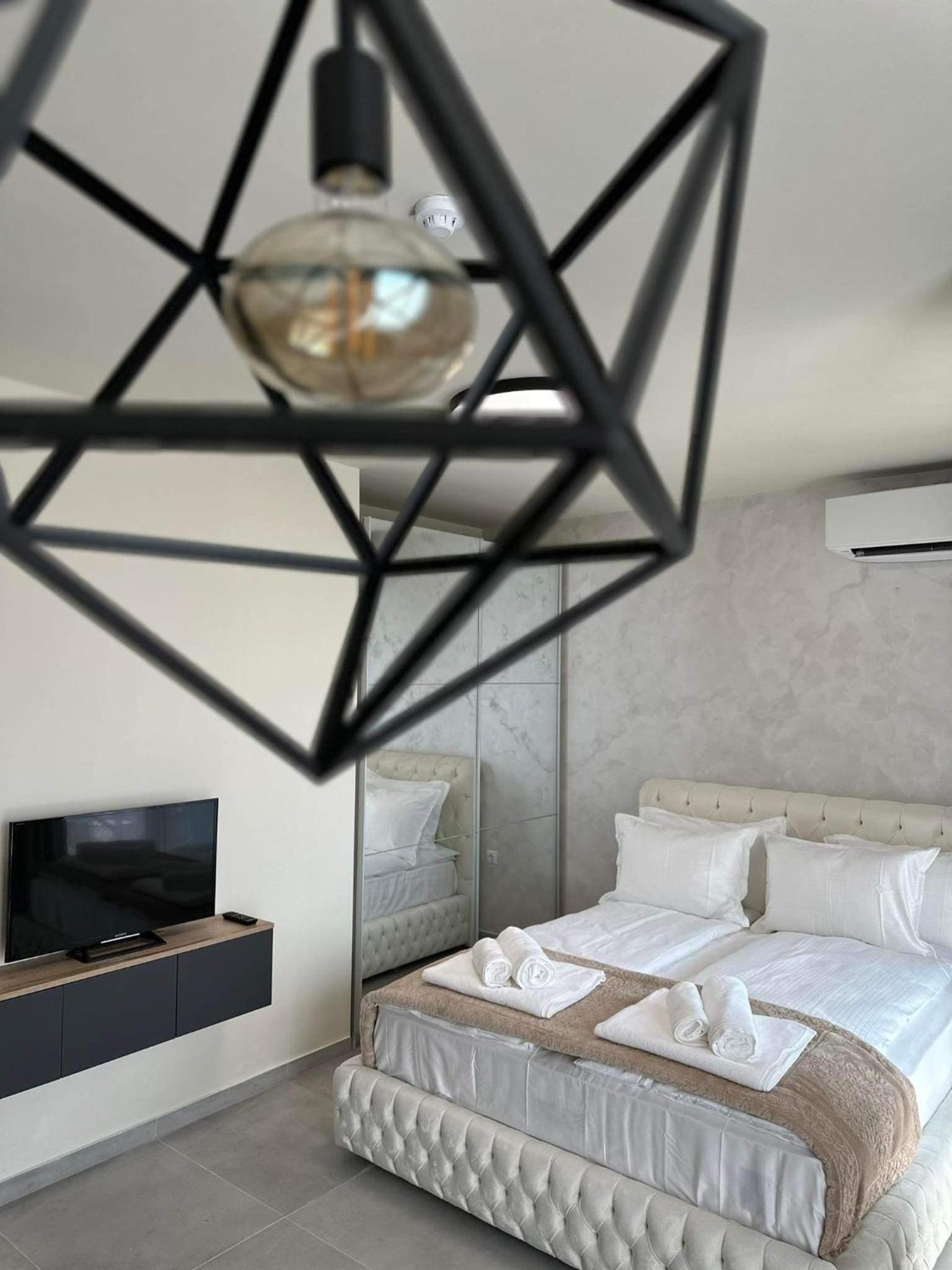 Romantic Holiday Studio