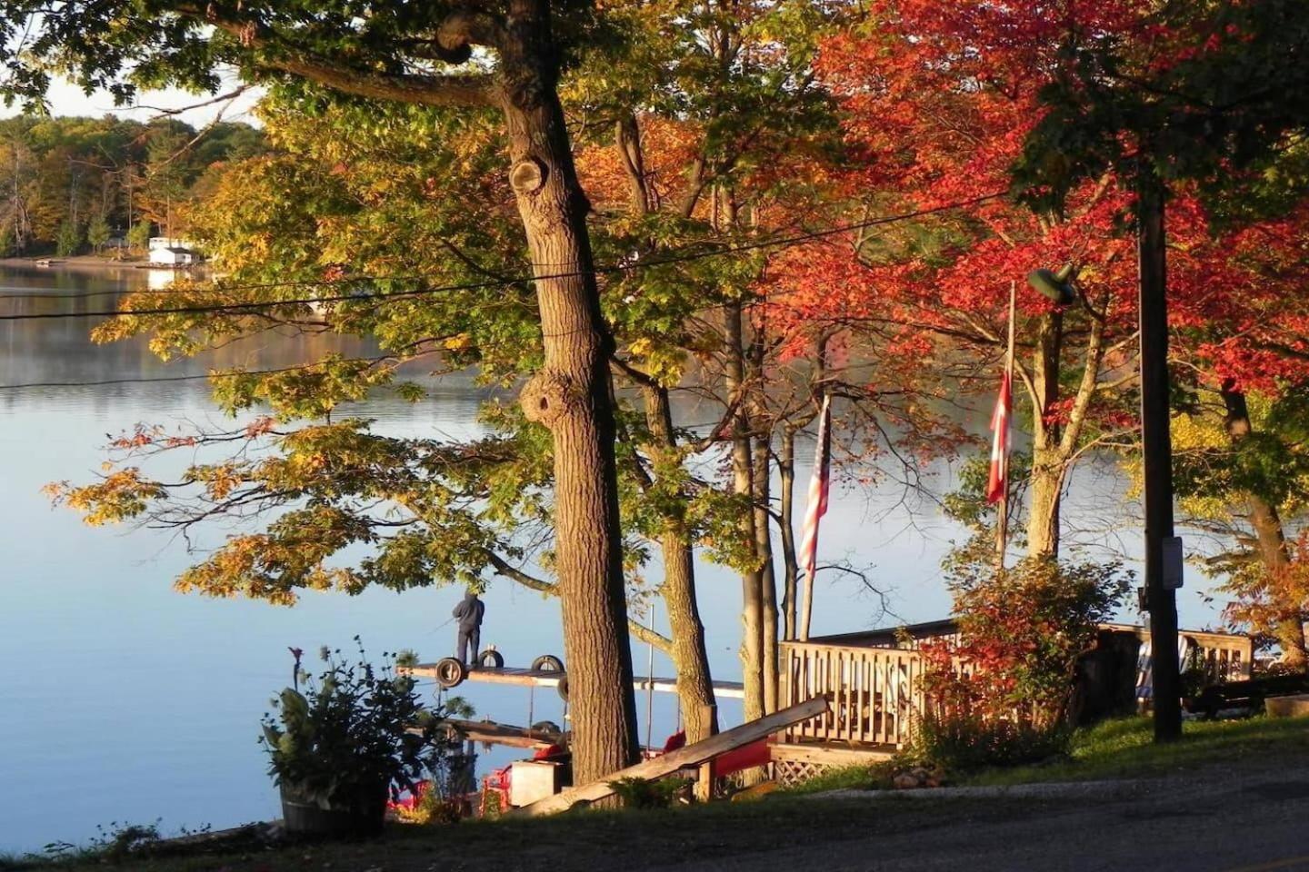 The Oaks Lake House
